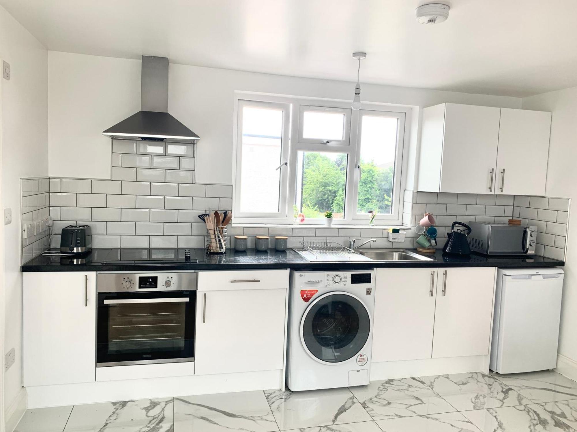 Bright Studio Loft 30Min To Central Лондон Екстериор снимка